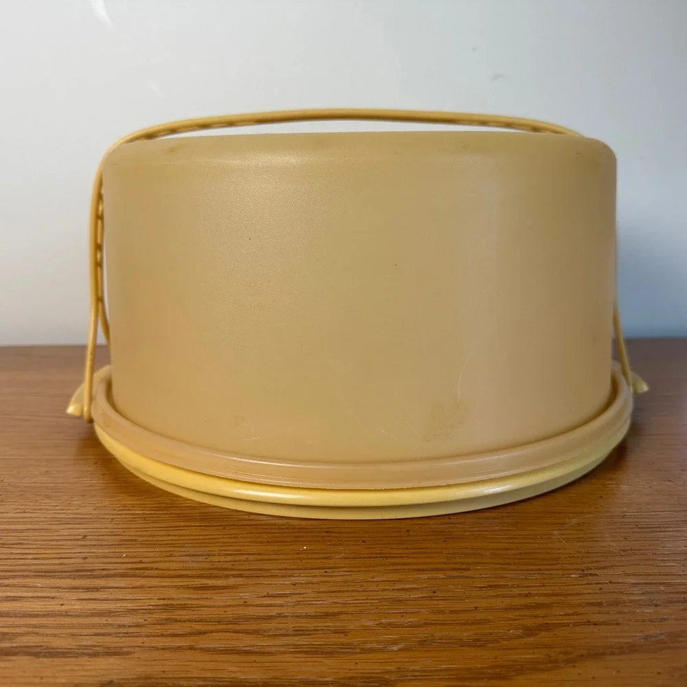 Vintage Tupperware Harvest Gold‎ Cake Taker Carrier 1256-3 Yellow USA Made Retro